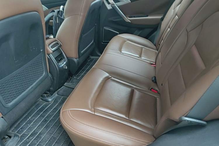 Used Geely Auto Emgrand X7 Sport 2016 1.8TD Automatic ZhiZun Version Left Rear Seat
