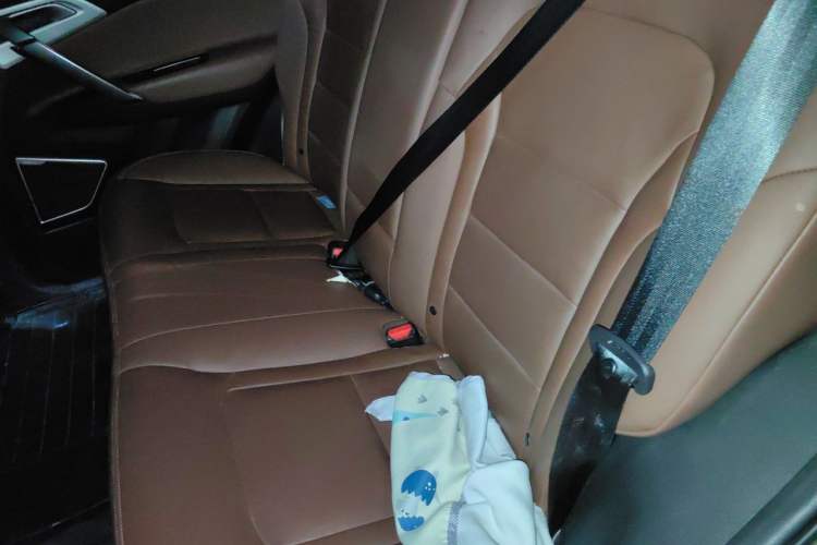 Used Geely Auto Emgrand X7 Sport 2016 1.8TD Automatic ZhiZun Version Left Rear Seat