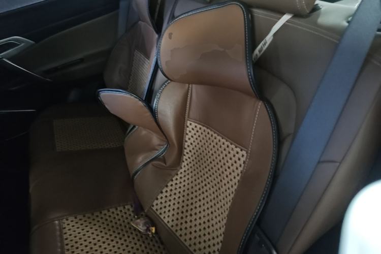 Used Geely Auto Emgrand X7 Sport 2016 1.8TD Automatic ZhiZun Version Left Rear Seat