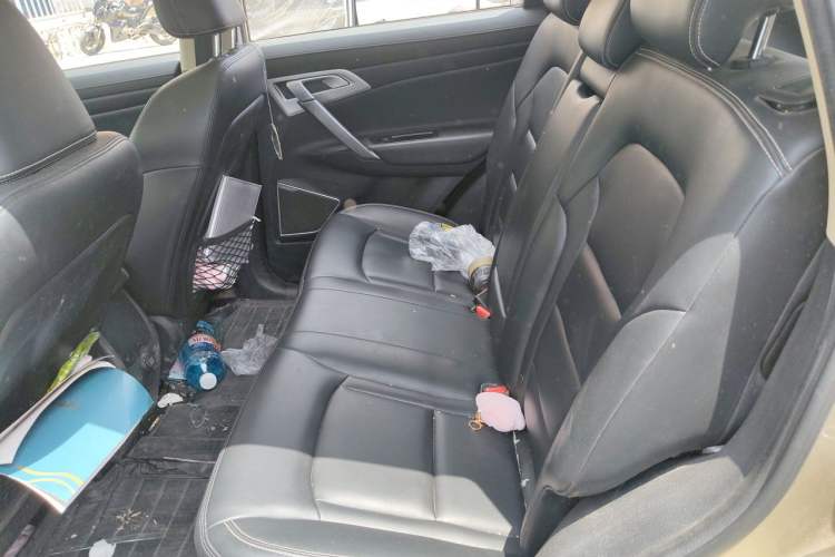 Used Geely Auto Emgrand X7 Sport 2016 2.0L Manual Smart Connect Version Left Rear Seat