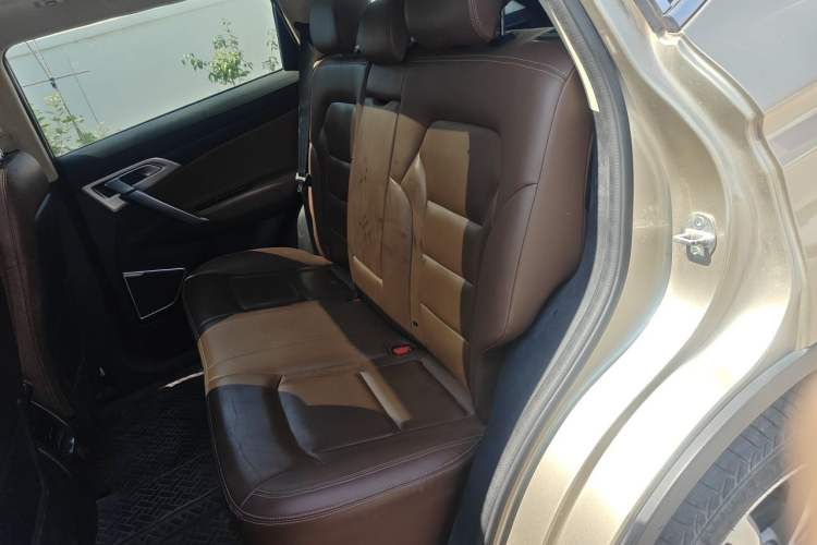 Used Geely Auto Emgrand X7 Sport 2016 1.8TD Automatic All-Wheel-Drive ZhiZun Edition Left Rear Seat