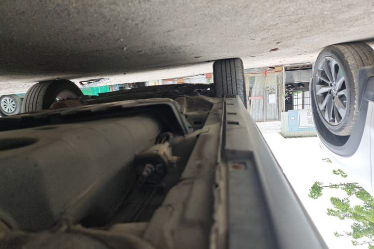 Used Geely Auto Emgrand X7 Sport 2016 1.8TD Automatic ZhiZun Version Left Side Sill