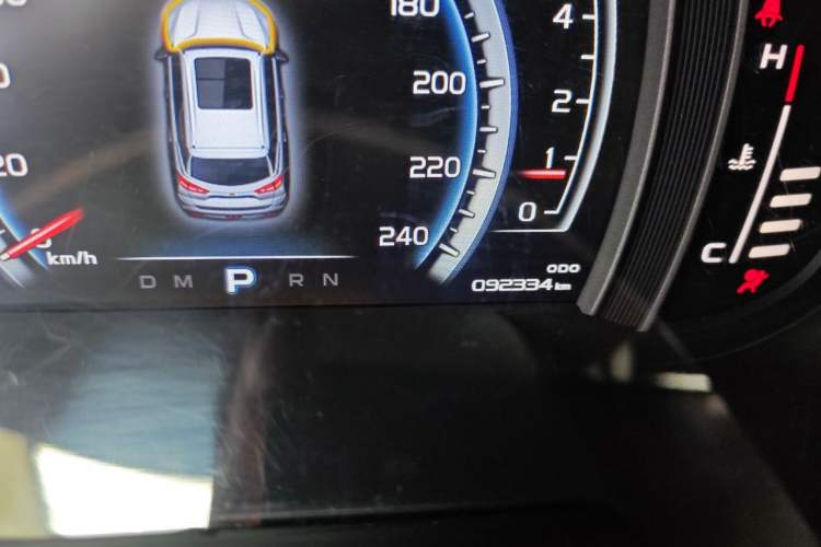 Used Geely Auto Emgrand X7 Sport 2016 1.8TD Automatic ZhiZun Version Odometer Close Up