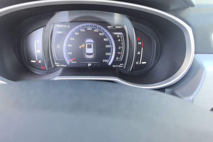 Used Geely Auto Emgrand X7 Sport 2016 1.8TD Automatic ZhiZun Version Odometer Close Up