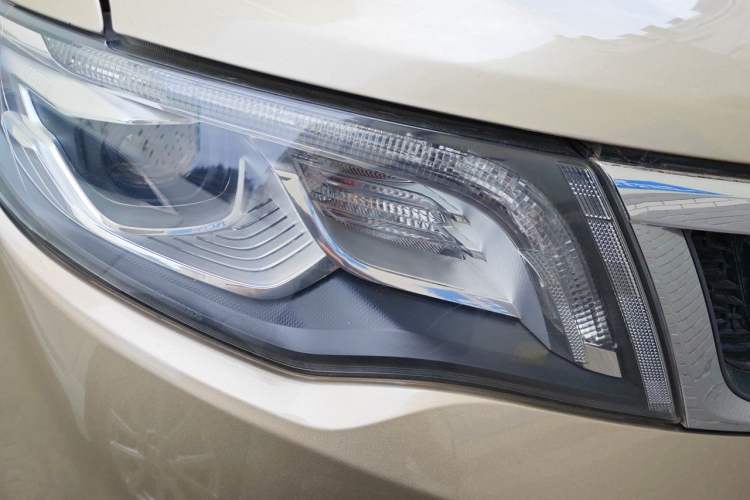 Used Geely Auto Emgrand X7 Sport 2016 1.8TD Automatic ZhiZun Version Right Front Headlight