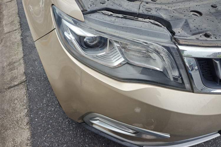 Used Geely Auto Emgrand X7 Sport 2016 1.8TD Automatic Smart Model Right Front Headlight