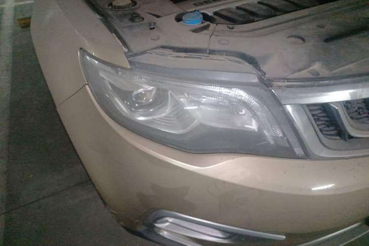 Used Geely Auto Emgrand X7 Sport 2016 1.8TD Automatic ZhiZun Version Right Front Headlight