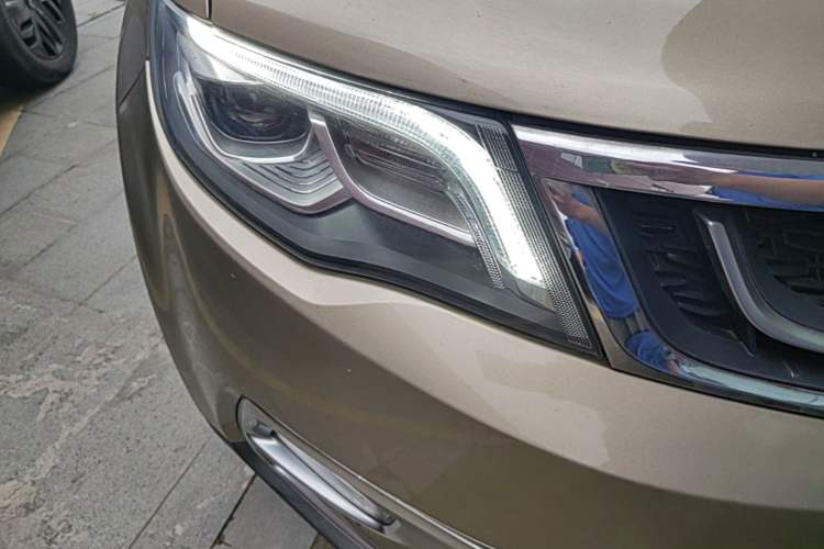 Used Geely Auto Emgrand X7 Sport 2016 1.8TD Automatic ZhiZun Version Right Front Headlight