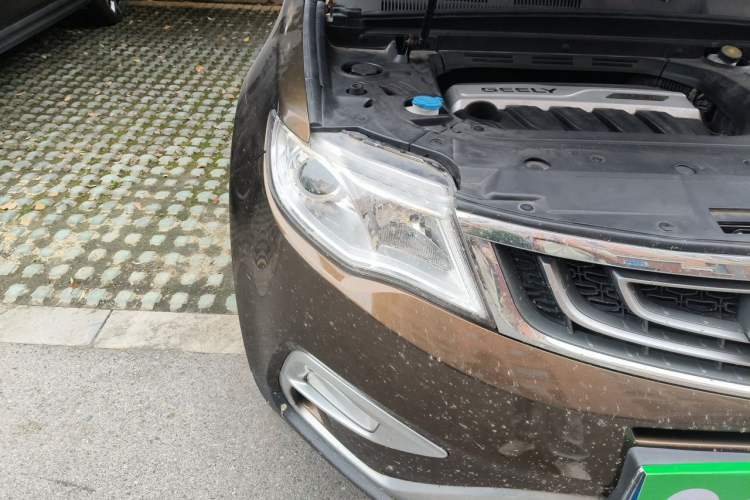 Used Geely Auto Emgrand X7 Sport 2016 1.8TD Automatic ZhiShang Model Right Front Headlight