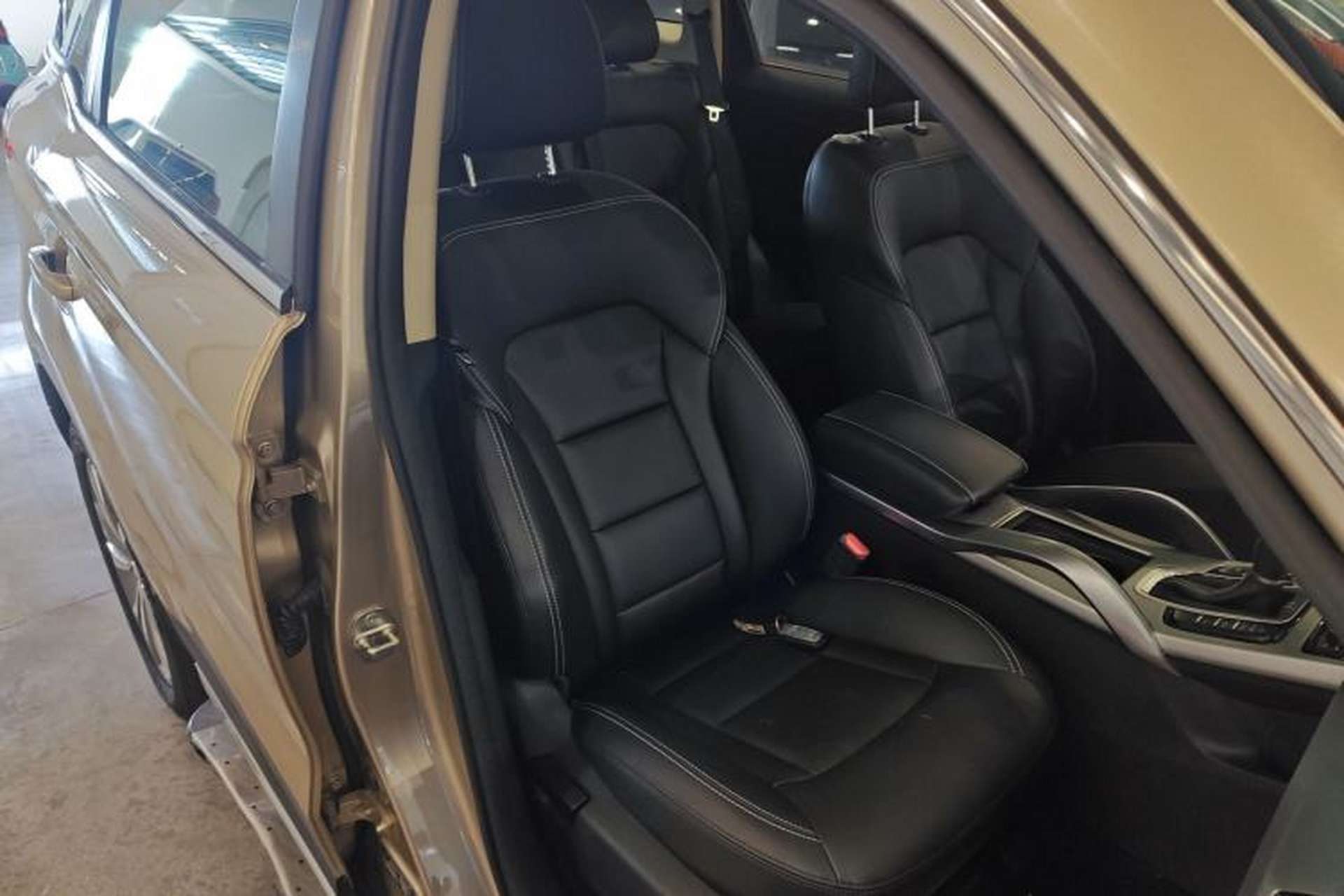 Used Geely Auto Emgrand X7 Sport 2016 1.8TD Automatic Smart Model Right Front Seat