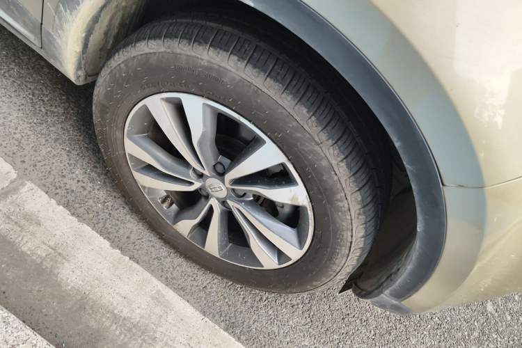 Used Geely Auto Emgrand X7 Sport 2016 1.8TD Automatic Smart Model Right Front Wheel Hub