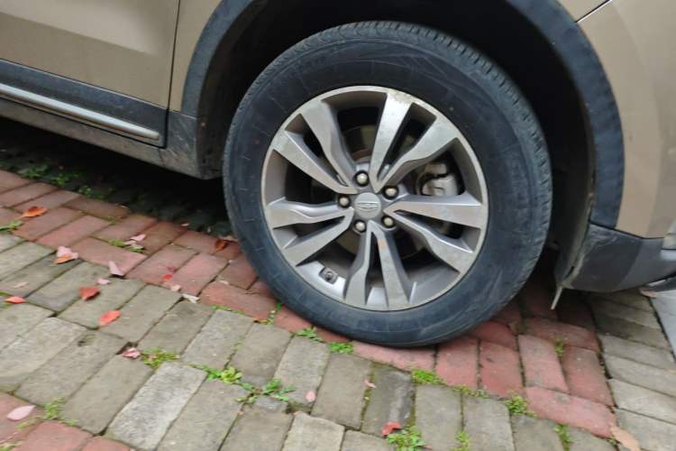 Used Geely Auto Emgrand X7 Sport 2016 1.8TD Automatic ZhiZun Version Right Front Wheel Hub