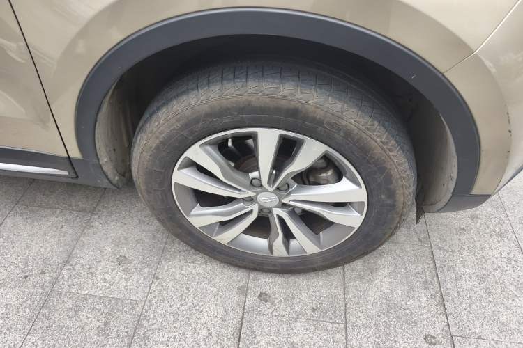 Used Geely Auto Emgrand X7 Sport 2016 1.8TD Automatic Smart Model Right Front Wheel Hub