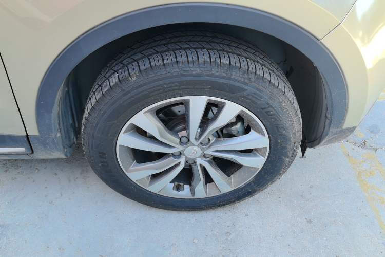Used Geely Auto Emgrand X7 Sport 2016 1.8TD Automatic Smart Connectivity Version Right Front Wheel Hub