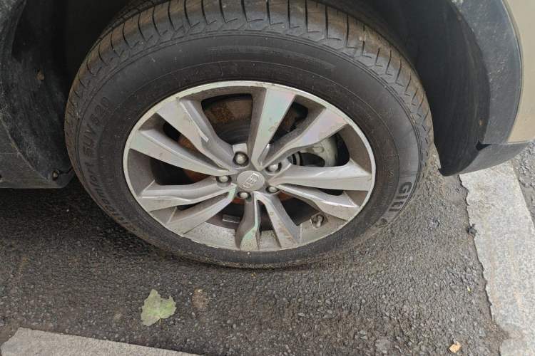 Used Geely Auto Emgrand X7 Sport 2016 2.0L Manual Smart Connect Version Right Front Wheel Hub