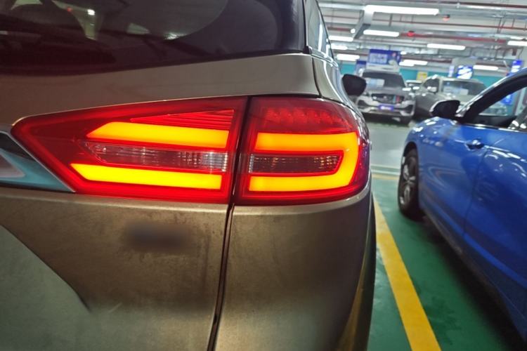 Used Geely Auto Emgrand X7 Sport 2016 1.8TD Automatic ZhiZun Version Right Rear Taillight