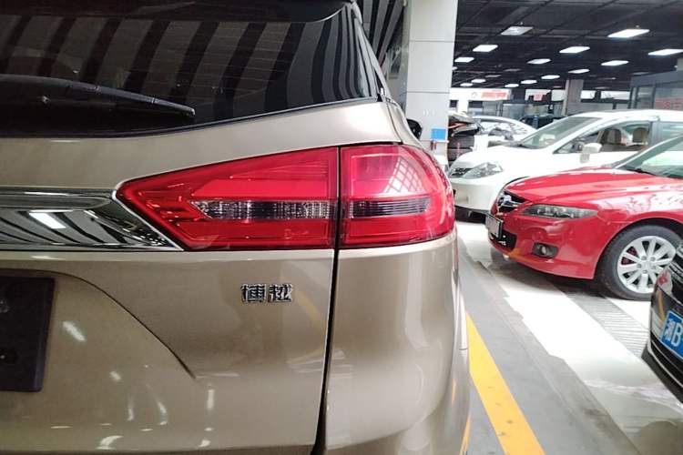 Used Geely Auto Emgrand X7 Sport 2016 1.8TD Automatic Smart Connectivity Version Right Rear Taillight