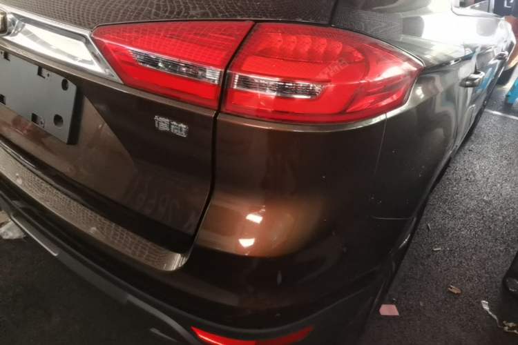 Used Geely Auto Emgrand X7 Sport 2016 1.8TD Automatic ZhiShang Model Right Rear Taillight