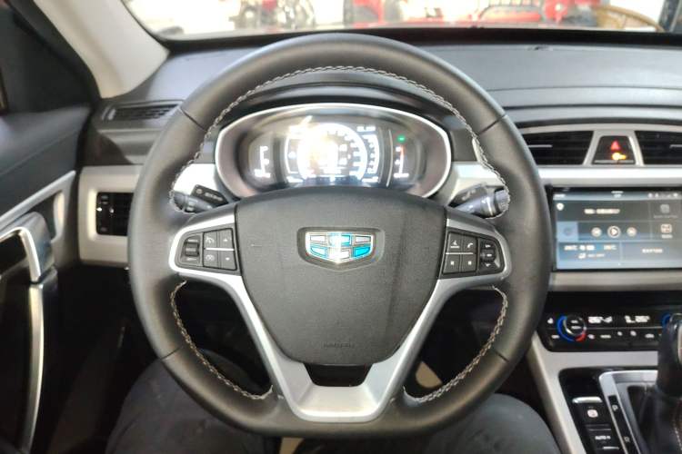 Used Geely Auto Emgrand X7 Sport 2016 1.8TD Automatic Smart Model Steering Wheel