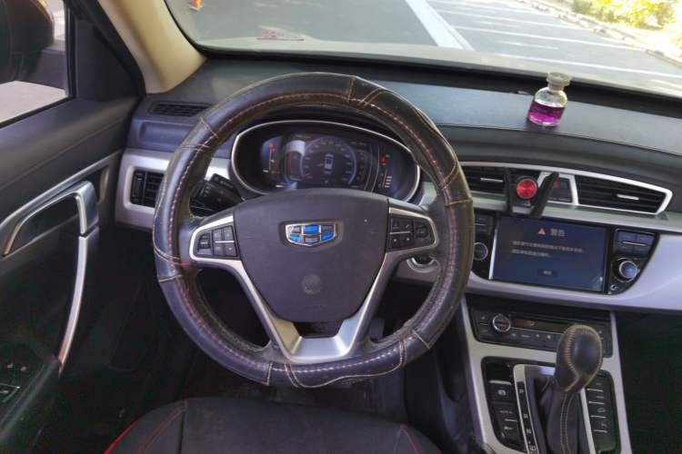 Used Geely Auto Emgrand X7 Sport 2016 1.8TD Automatic Smart Model Steering Wheel