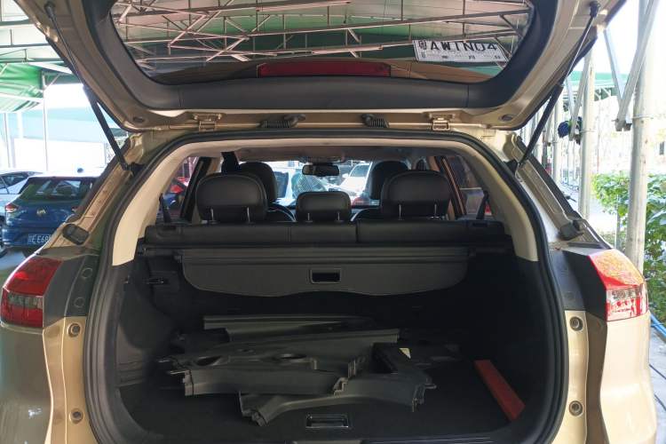 Used Geely Auto Emgrand X7 Sport 2016 1.8TD Automatic Smart Model Trunk