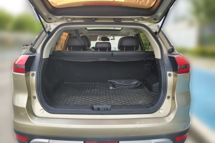 Used Geely Auto Emgrand X7 Sport 2016 1.8TD Automatic Smart Model Trunk