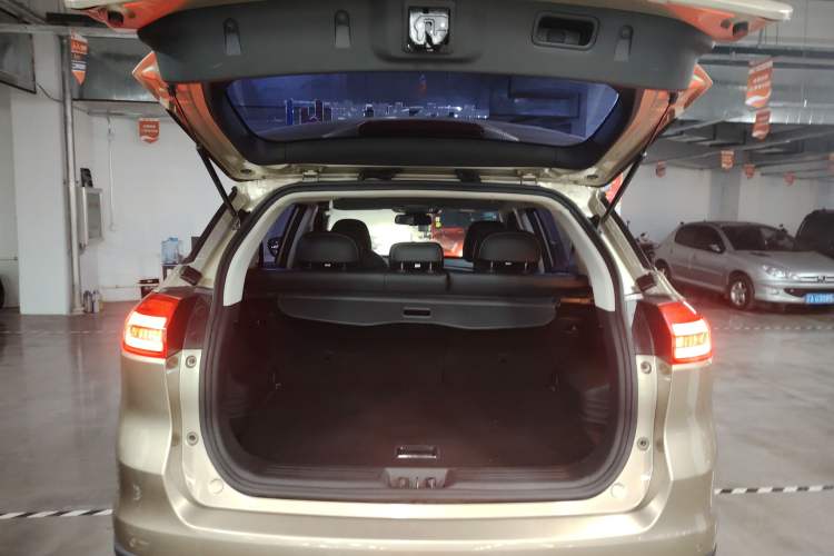 Used Geely Auto Emgrand X7 Sport 2016 1.8TD Automatic Smart Model Trunk