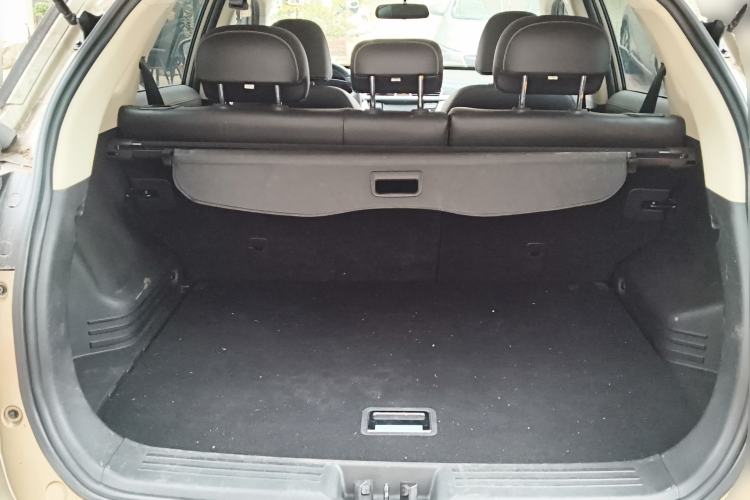 Used Geely Auto Emgrand X7 Sport 2016 2.0L Manual ZhiShang Version Trunk