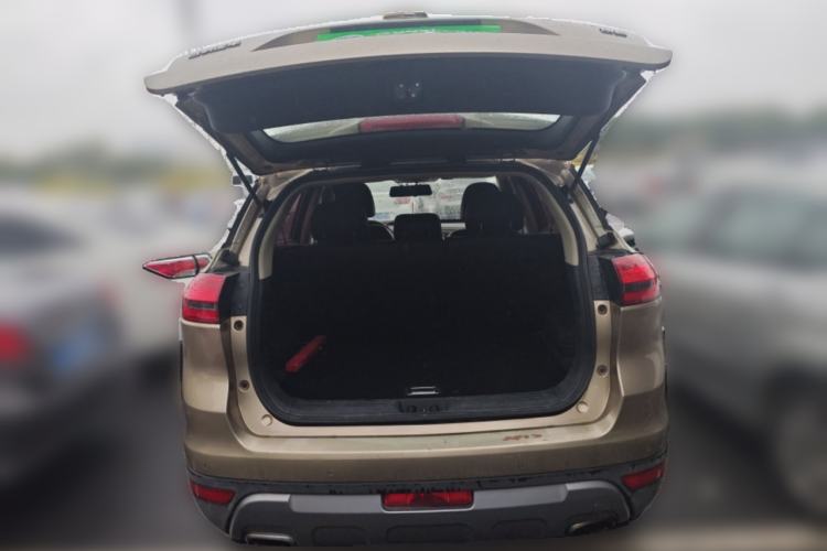 Used Geely Auto Emgrand X7 Sport 2016 1.8TD Automatic ZhiShang Model Trunk