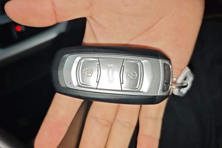 Used Geely Auto Emgrand X7 Sport 2016 1.8TD Automatic ZhiZun Version Vehicle Key
