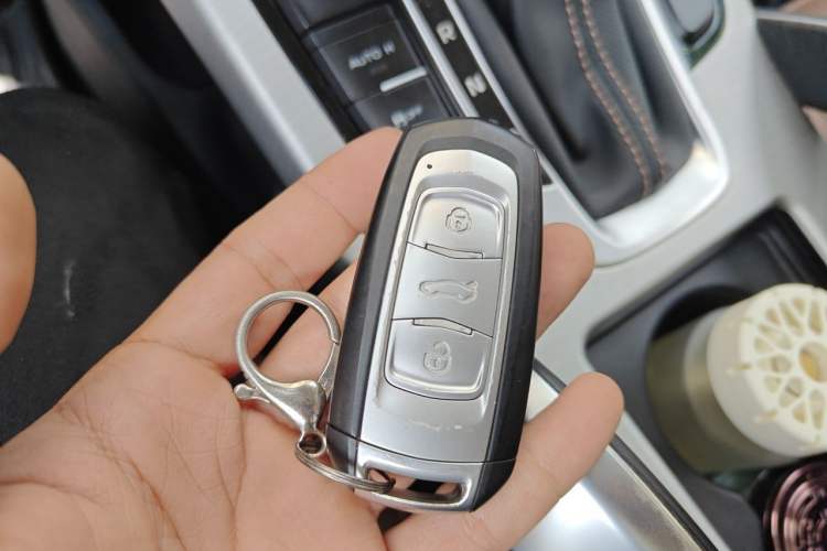 Used Geely Auto Emgrand X7 Sport 2016 1.8TD Automatic ZhiZun Version Vehicle Key