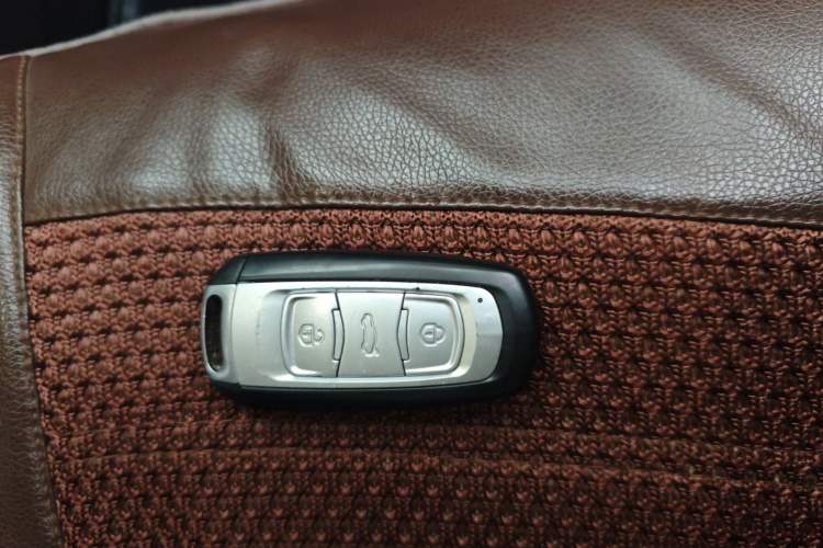 Used Geely Auto Emgrand X7 Sport 2016 1.8TD Automatic ZhiZun Version Vehicle Key