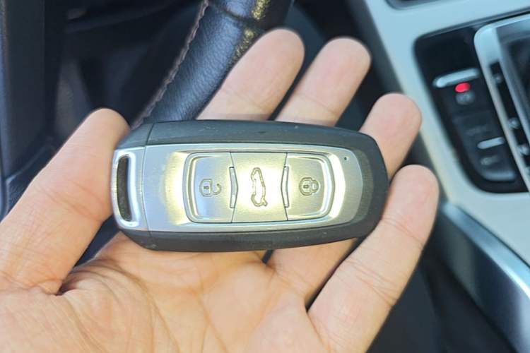 Used Geely Auto Emgrand X7 Sport 2016 1.8TD Automatic Smart Model Vehicle Key