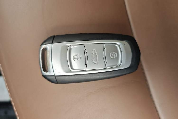 Used Geely Auto Emgrand X7 Sport 2016 1.8TD Automatic ZhiZun Version Vehicle Key