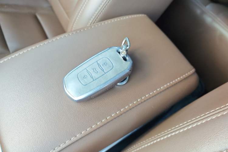 Used Geely Auto Emgrand X7 Sport 2016 1.8TD Automatic ZhiZun Version Vehicle Key