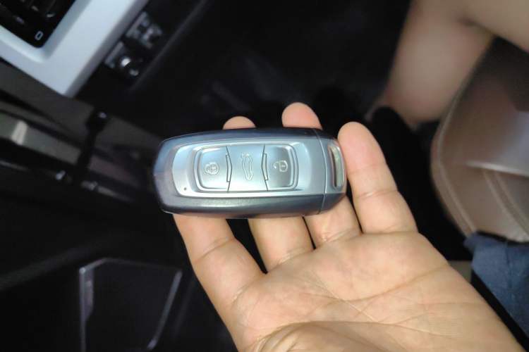 Used Geely Auto Emgrand X7 Sport 2016 1.8TD Automatic ZhiZun Version Vehicle Key