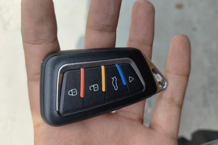 Used Geely Auto Emgrand X7 Sport 2016 2.0L Manual Smart Connect Version Vehicle Key