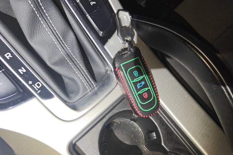 Used Geely Auto Emgrand X7 Sport 2016 1.8TD Automatic Smart Connectivity Version Vehicle Key