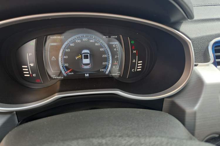 Used Geely Auto Emgrand X7 Sport 2016 2.0L Manual Smart Connect Version Odometer Close Up