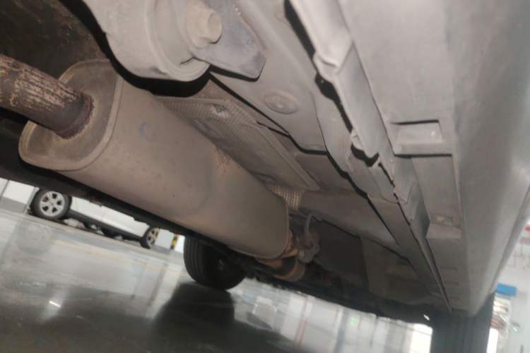 Used Geely Auto Emgrand X7 Sport 2016 1.8TD Automatic ZhiZun Version Chassis Rear Right