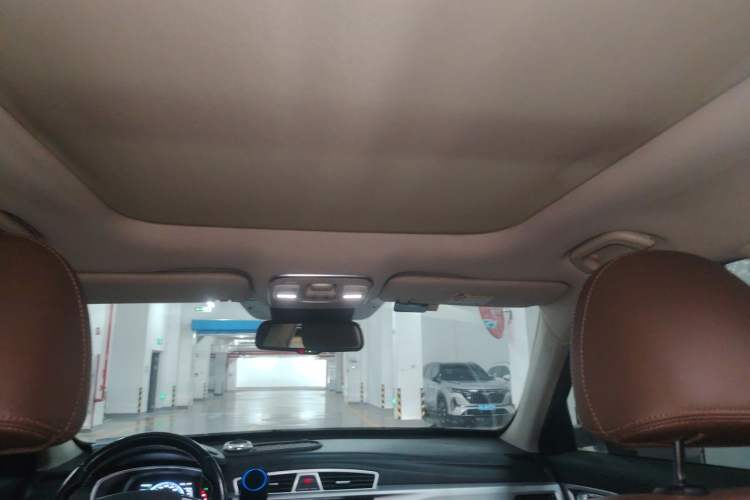 Used Geely Auto Emgrand X7 Sport 2016 1.8TD Automatic ZhiZun Version Headliner
