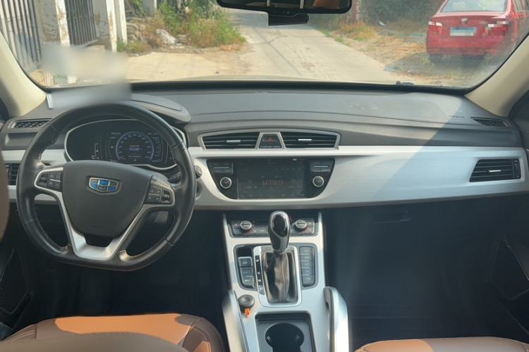 Used Geely Auto Emgrand X7 Sport 2016 1.8TD Automatic All-Wheel-Drive ZhiZun Edition Interior 1