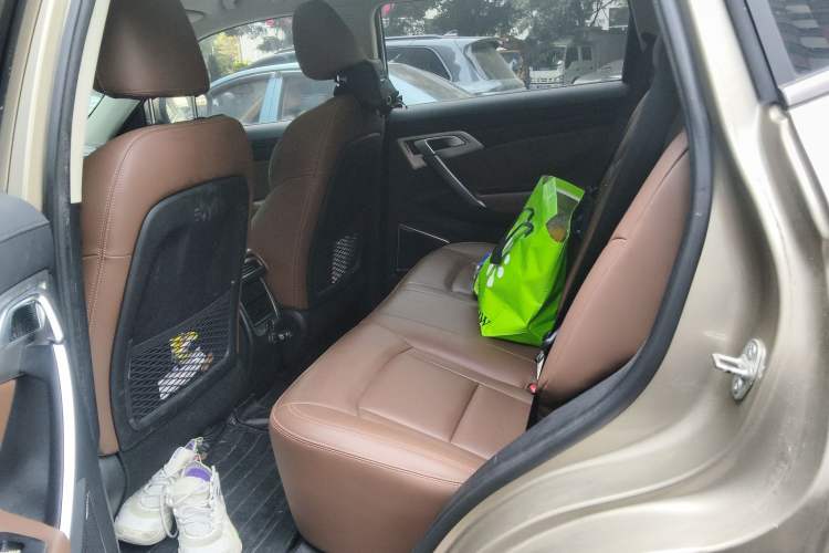 Used Geely Auto Emgrand X7 Sport 2016 1.8TD Automatic ZhiZun Version Left Rear Seat