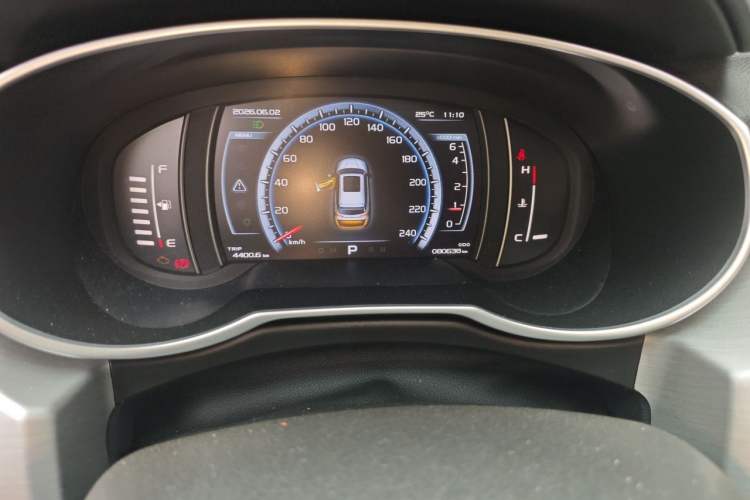 Used Geely Auto Emgrand X7 Sport 2016 1.8TD Automatic All-Wheel-Drive ZhiZun Edition Odometer Close Up