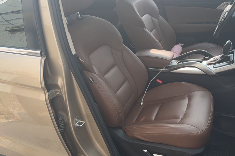 Used Geely Auto Emgrand X7 Sport 2016 1.8TD Automatic All-Wheel-Drive ZhiZun Edition Right Front Seat