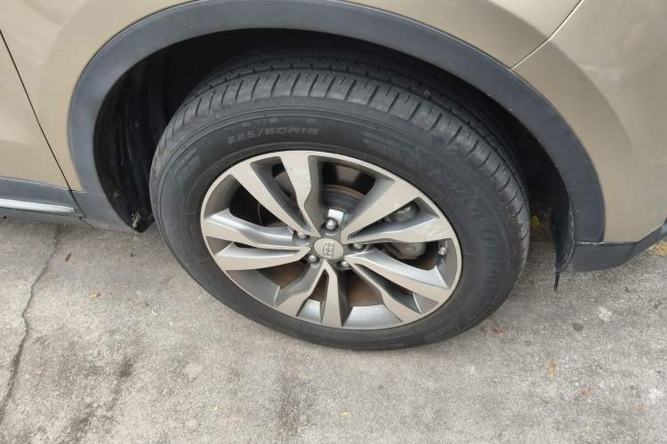 Used Geely Auto Emgrand X7 Sport 2016 1.8TD Automatic ZhiZun Version Right Front Wheel Hub