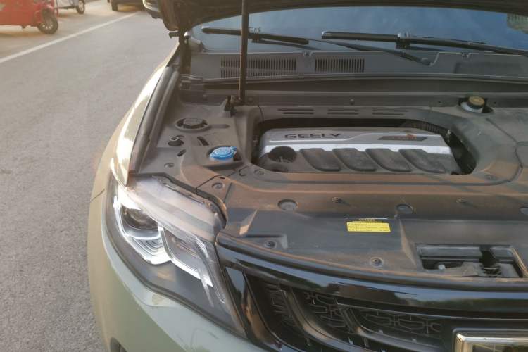 Used Geely Auto Emgrand X7 Sport 2016 1.8TD Automatic ZhiZun Version Engine Bay Right