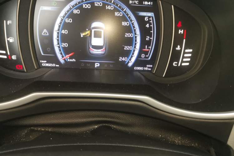 Used Geely Auto Emgrand X7 Sport 2016 1.8TD Automatic ZhiZun Version Odometer Close Up