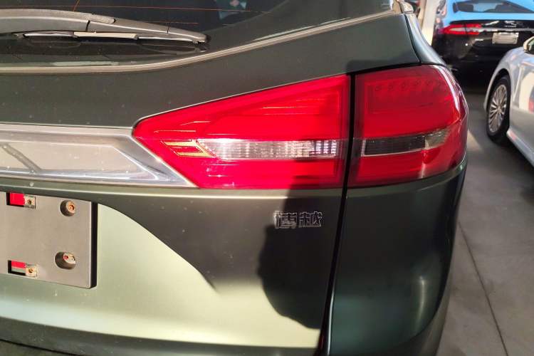 Used Geely Auto Emgrand X7 Sport 2016 1.8TD Automatic Smart Model Right Rear Taillight