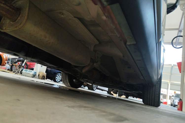 Used Geely Auto Emgrand X7 Sport 2016 1.8TD Automatic Smart Model Right Side Sill